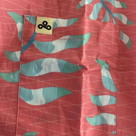 Cloud9 Button Up Shirt Casual Short Sleeve Size Medium Pink Vacation Travel - Picture 3 of 7